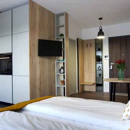 Essence Apartments Topaz Познань Екстер'єр фото